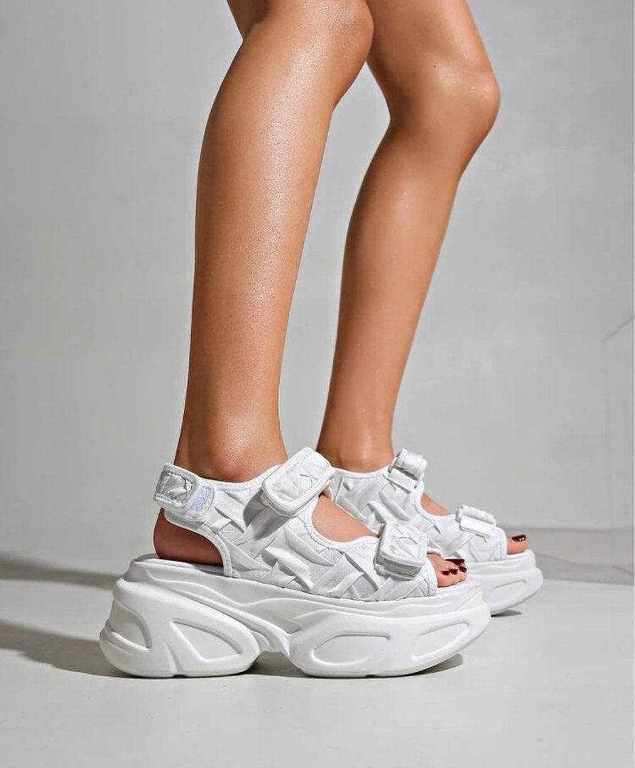 Sporty online chunky sandals