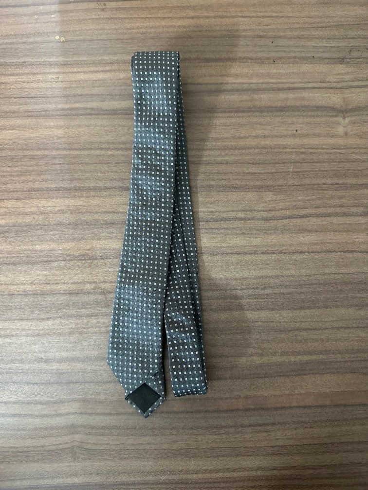 Zara man slim tie, Men's Fashion, Watches & Accessories, Ties on Carousell
