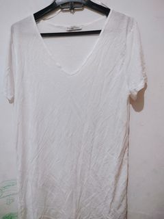 Zara Vneck t-shirt