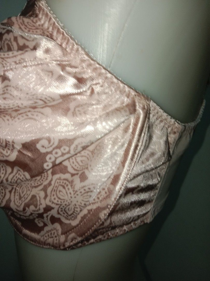 36dd Bali bra not padded with underwire, Women's Fashion, Undergarments &  Loungewear on Carousell