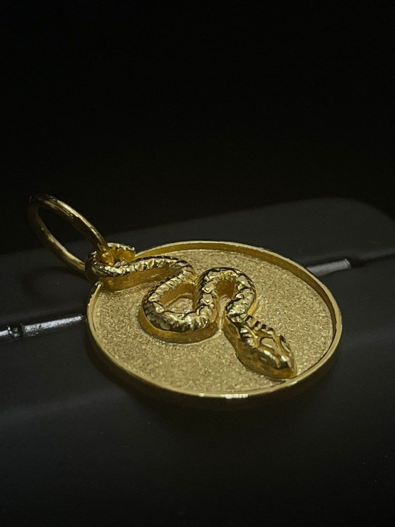 Gold snake pendant necklace online