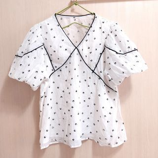 小香♡天絲+蠶絲*拼接滾邊♡泡泡袖上衣。質感佳