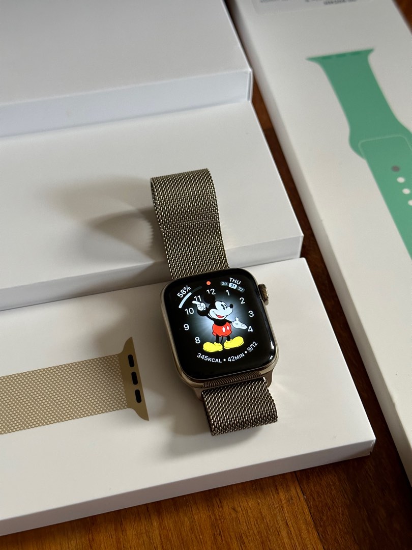 Apple watch series hotsell 6 gold milanese