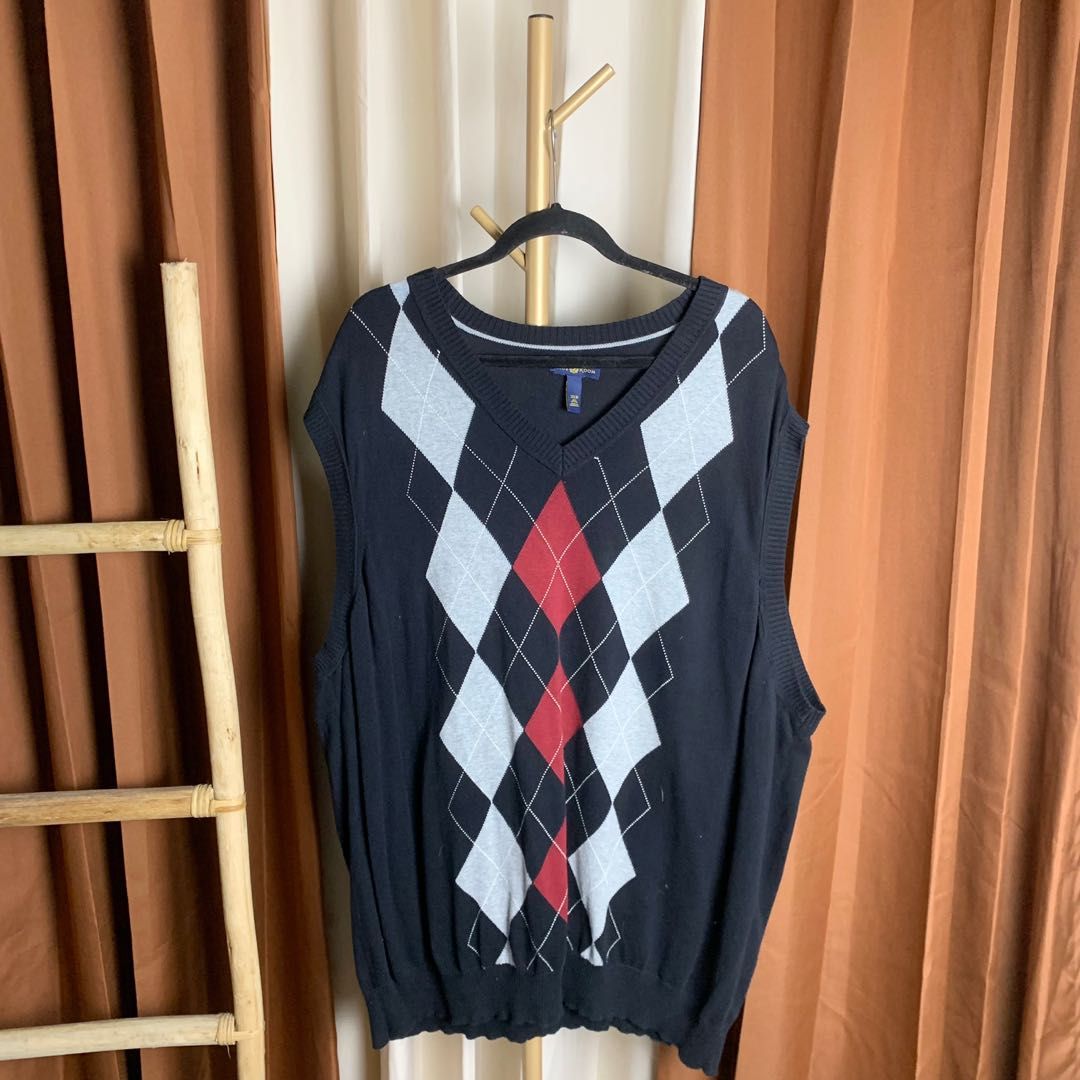 argyle sweater vest (Category: Vests) located in Manila. Submitted by chandyyyyyyy (Listing ID 1256058261, Image 1). Description: l 34" w 27" like new condition | cotton knit.