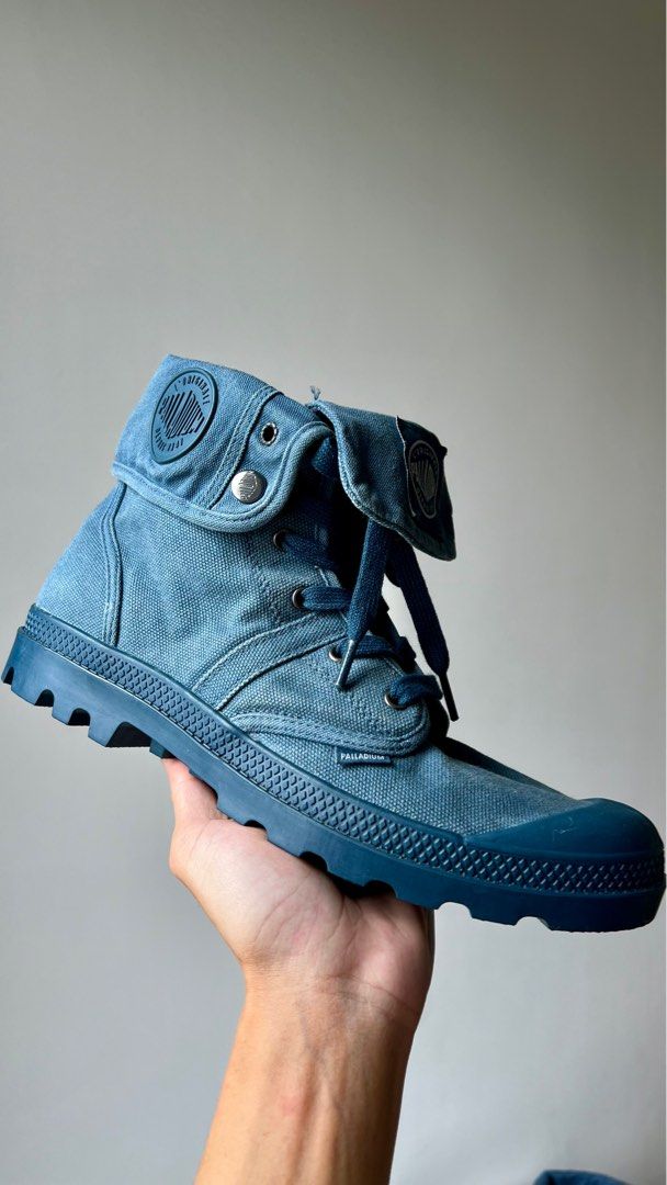 Palladium baggy blue top