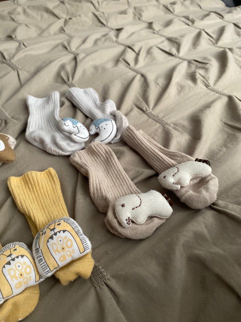 Baby socks (neutral colors) (Category: Babies & Kids Fashion) located in Santa Maria. Submitted by rmdeclutters (Listing ID 1255958802, Image 2). Description: Like new Used once or twice only 150 as pack Got it for P90 EACH..