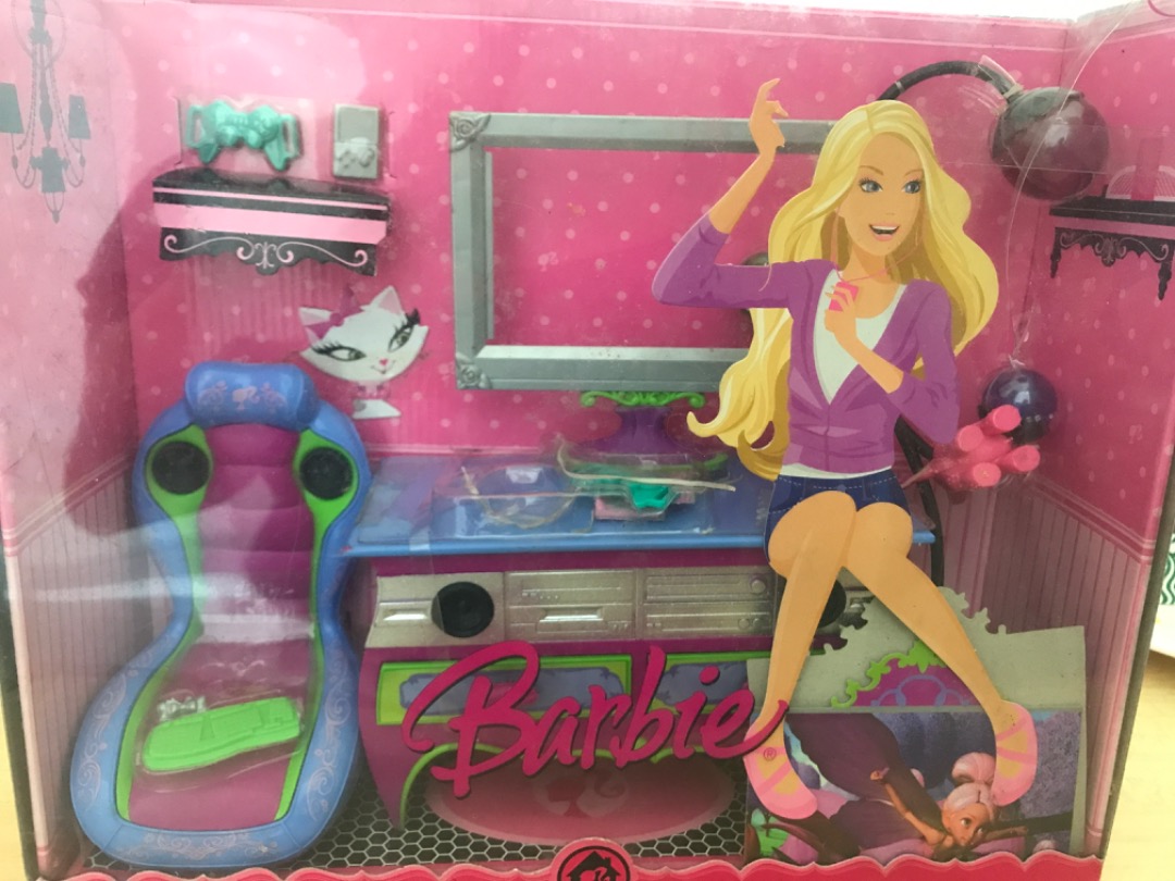 Barbie top game room