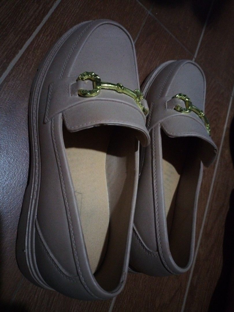 beige loafers ladies