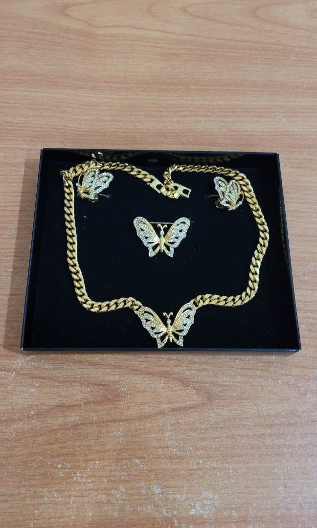Bugatti store diamond chain