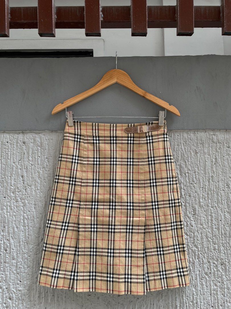 Burberry plaid skirt