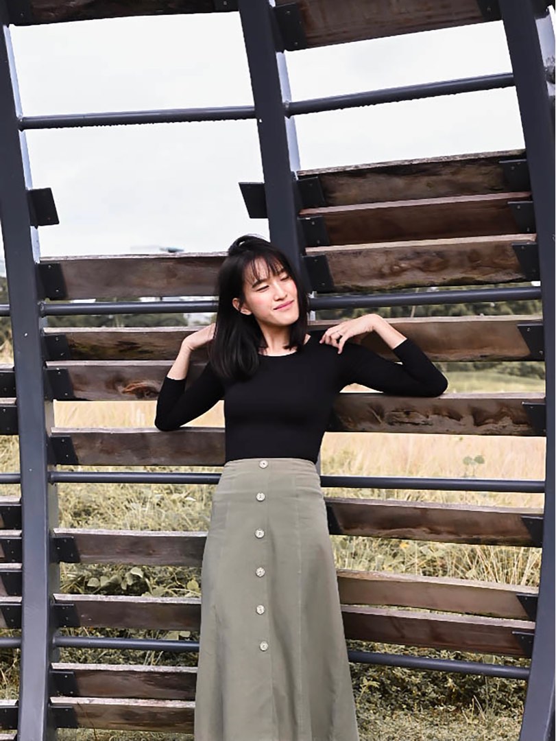 A line discount midi button skirt