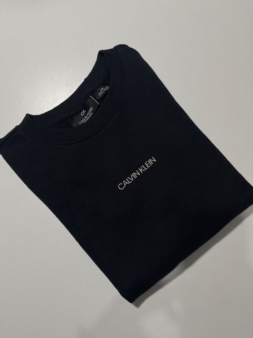 CALVIN KLEIN SWEATER (Category: Hoodies) located in Angeles City. Submitted by alienstuff01 (Listing ID 1256060645, Image 1). Description: 20x26.