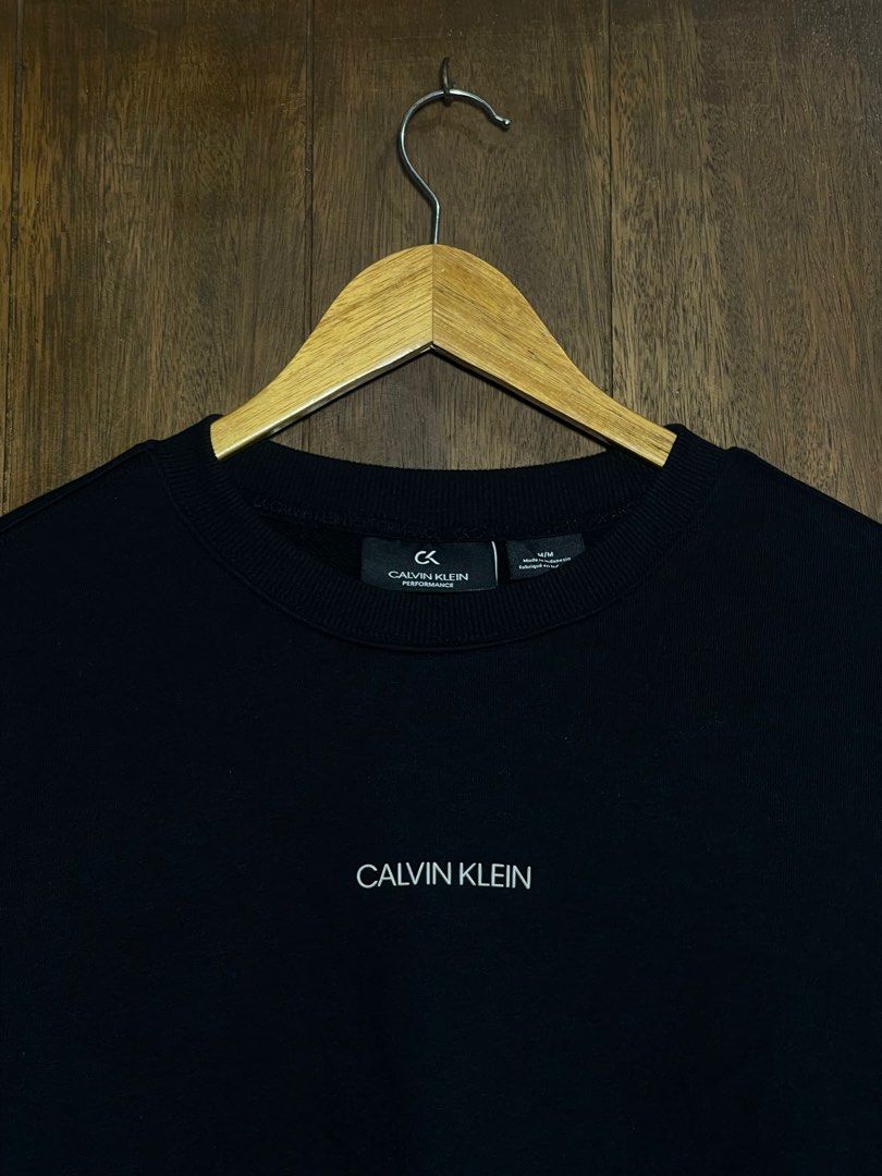 CALVIN KLEIN SWEATER (Category: Hoodies) located in Angeles City. Submitted by alienstuff01 (Listing ID 1256060645, Image 3). Description: 20x26.