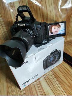 Canon DSLR 700D with 18-55 lens. Touch screen. Made in Japan like new. Full set boxes