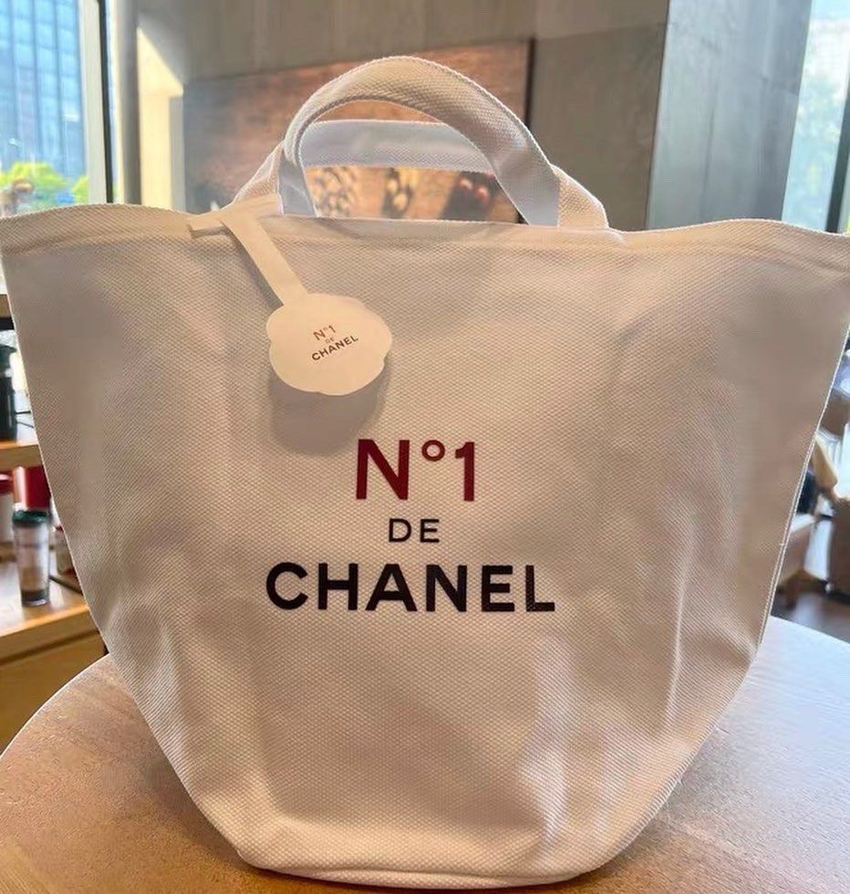 Chanel Beaute N1 White Tote Bag, Women's Fashion, Bags & Wallets, Tote Bags  on Carousell
