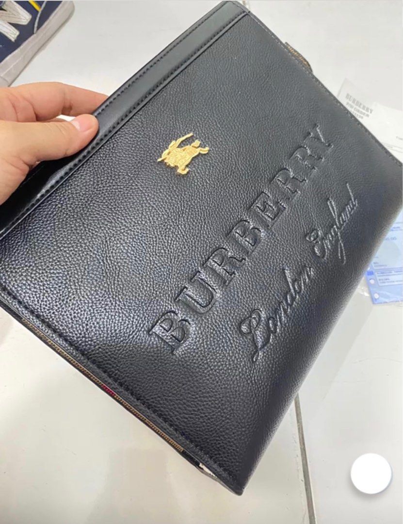 Clutch burberry shop