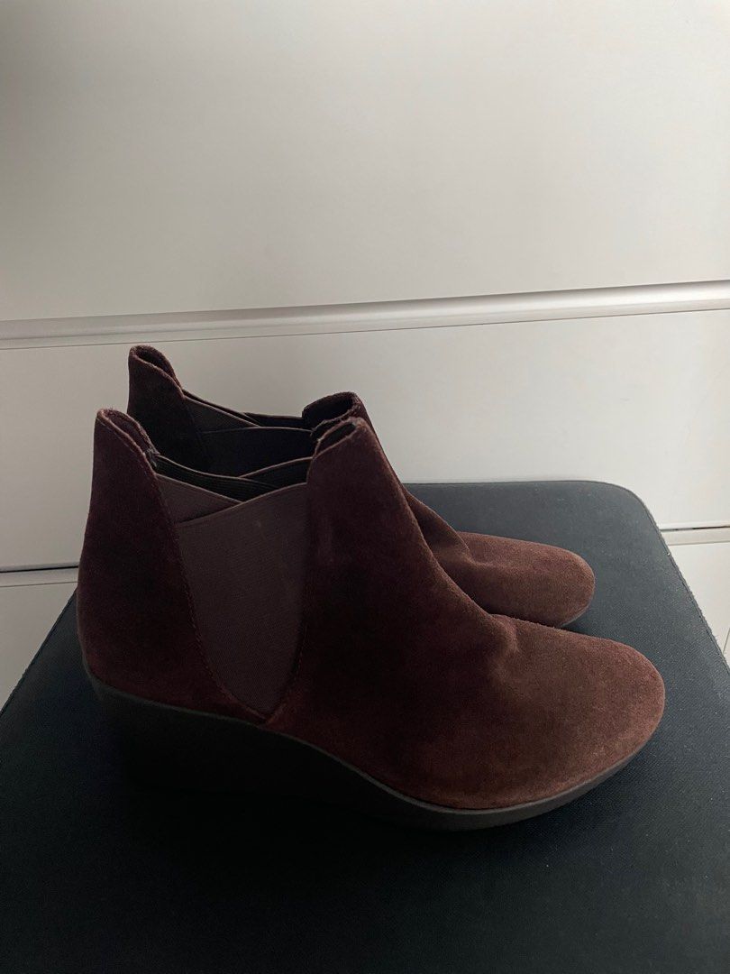 Crocs women's leigh wedge chelsea boot shop