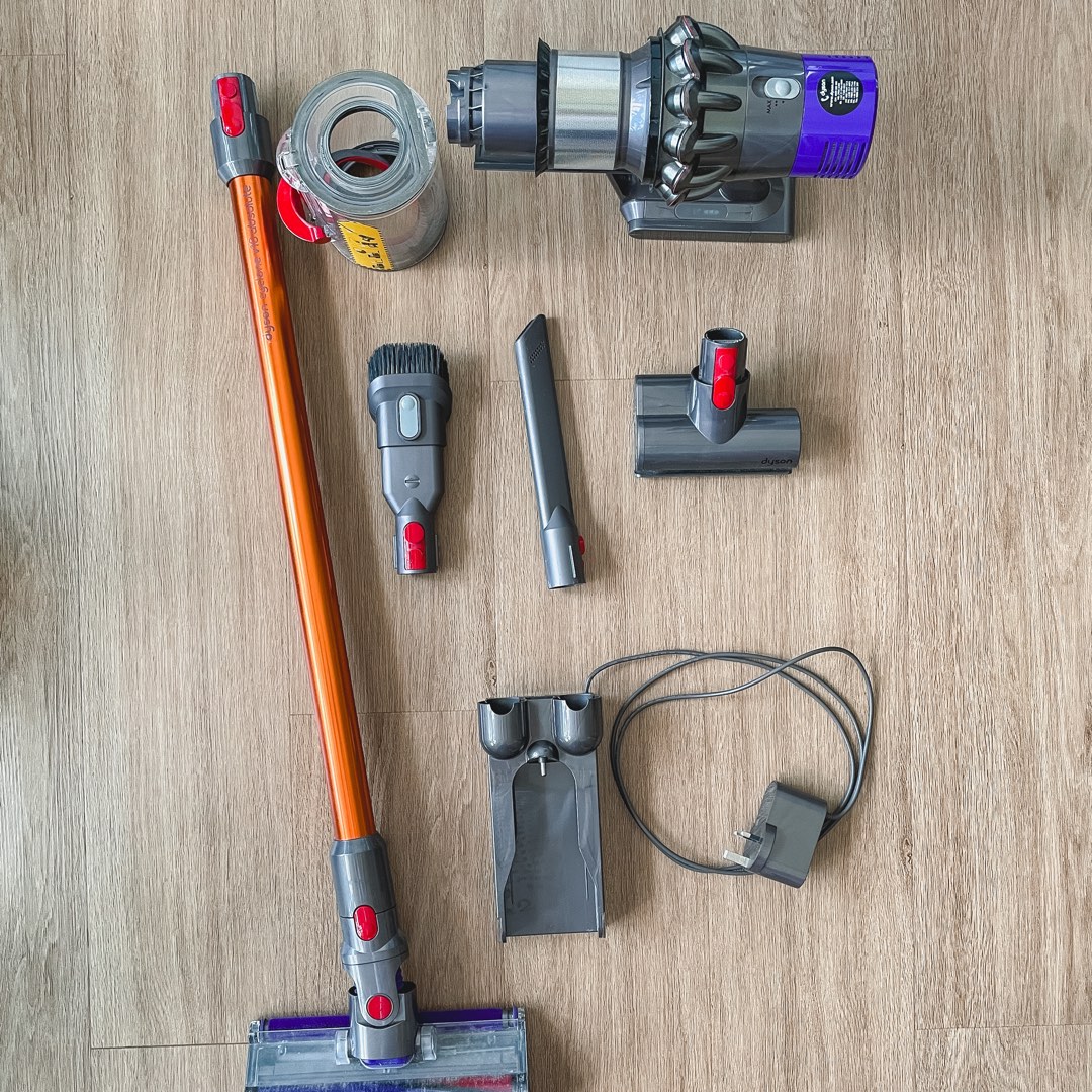 Dyson Vacuum Cleaner V10 Absolute, TV & Home Appliances, Vacuum Cleaner
