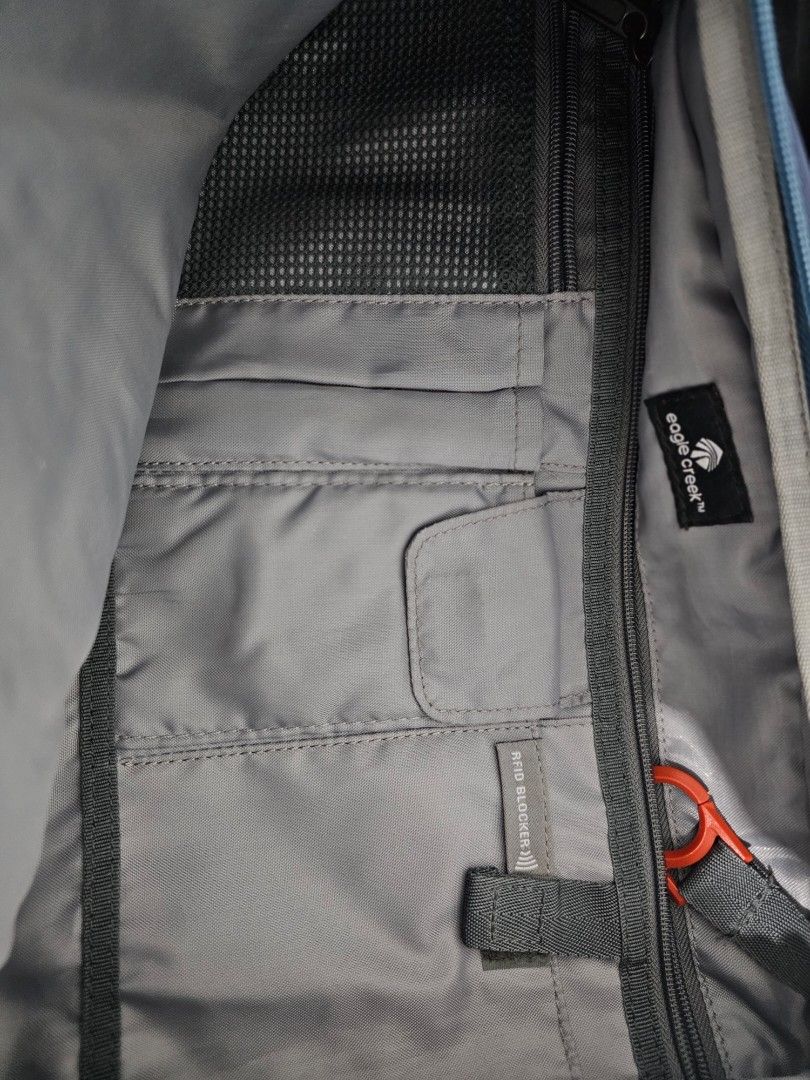 Eagle Creek Straight Up Business Brief Rfid Laptop bag