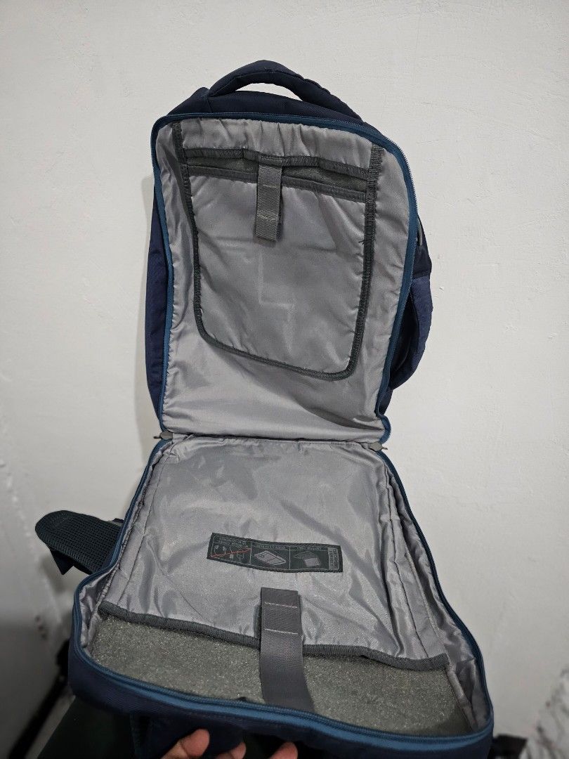Eagle Creek Straight Up Business Brief Rfid Laptop bag