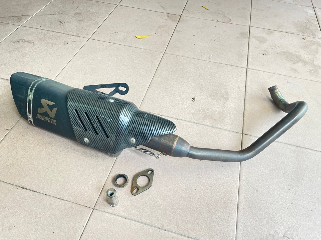ekzos akrapovic r15