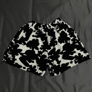 (Category: ) located in . Submitted by nalyxwears (Listing ID 1255988335, Image 1). Description: .