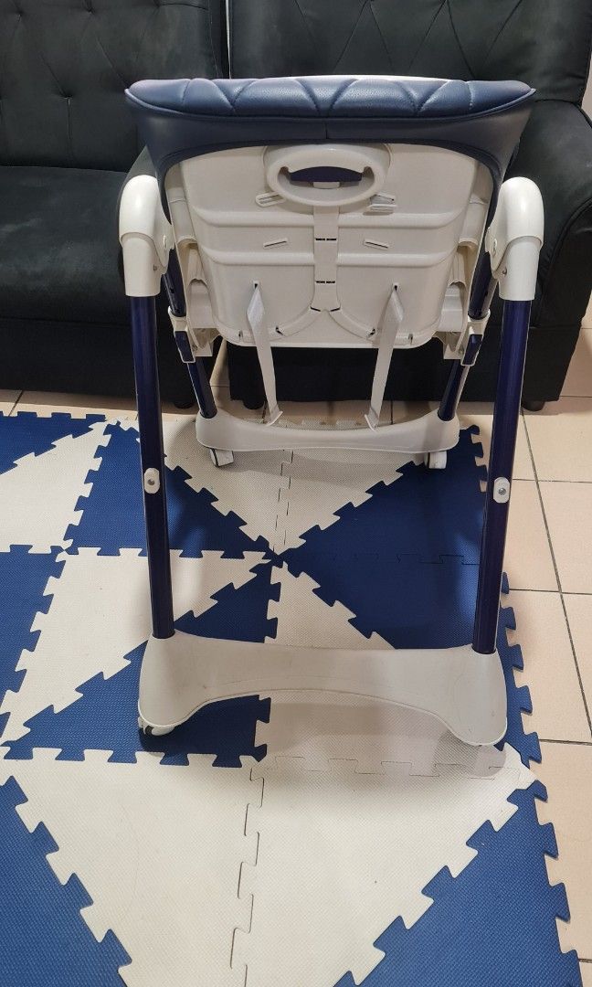 Foldable High Chair for Babies 6+ (Category: Kids Tables & Chairs) located in Las Pinas. Submitted by rieanngirl (Listing ID 1255957779, Image 3). Description: like new, no issue Last Price posted.