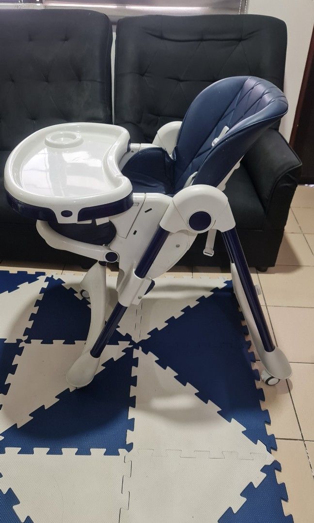 Foldable High Chair for Babies 6+ (Category: Kids Tables & Chairs) located in Las Pinas. Submitted by rieanngirl (Listing ID 1255957779, Image 2). Description: like new, no issue Last Price posted.