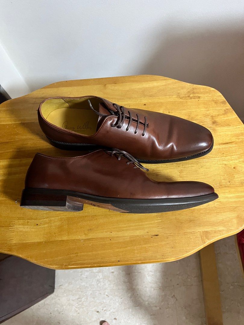 Wholecut discount dress shoe