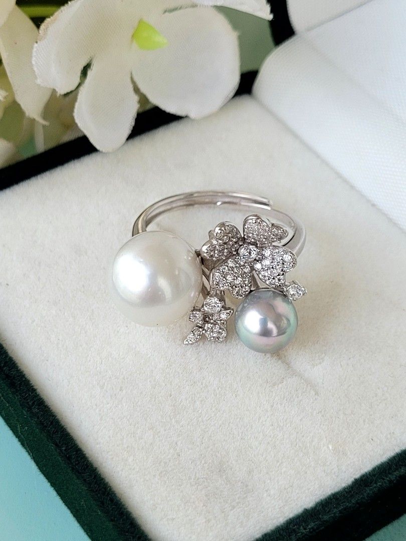 White with gold on sale pearl