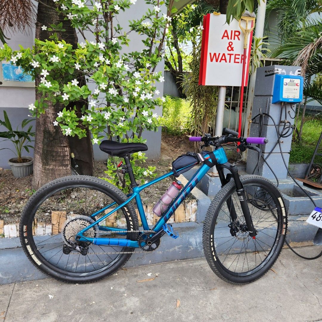 Upgraded Giant xtc slr 29er Small teal (Category: Bicycles) located in Cabuyao City. Submitted by hd.mnnnnn (Listing ID 1256077278, Image 2). Description: Sale or swap sa gravel bike Giant xtc slr 1 Teal / small backsweep handlebar -15° Xt RD m8100 Xt chain m8100 Xt chainring 36T m8100 Slx brakeset m7100 Slx shifter 12S Slx crank Spank grip 33 Shimano flat pedal Laguna Area srp 68k upgrades worth 18k.