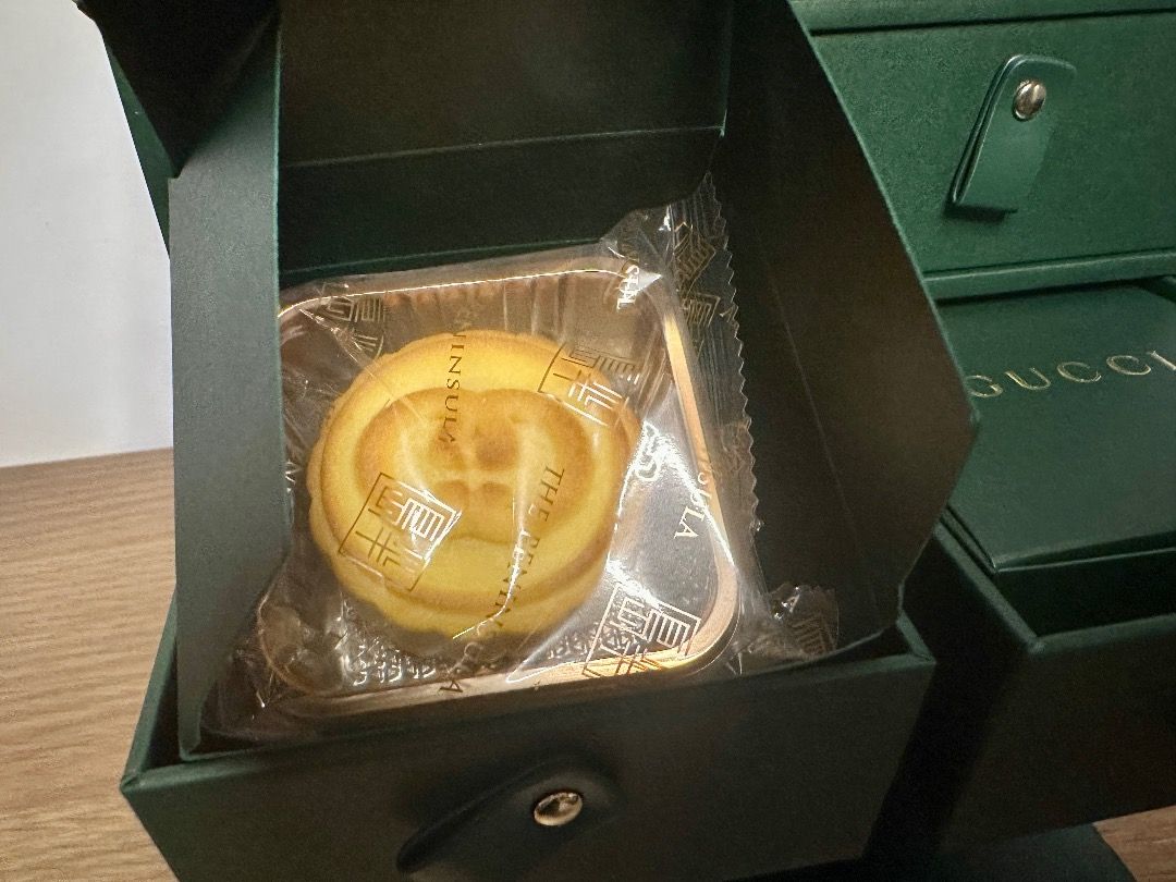 GUCCI mooncake 2023 中秋月餅禮盒tea set 茶具套裝半島酒店, 嘢食& 嘢飲, 禮品籃和禮籃- Carousell