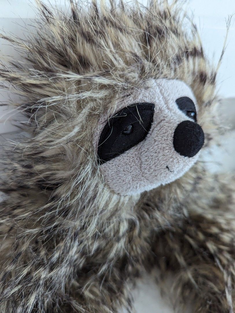 Jellycat Sloth, Hobbies & Toys, Toys & Games on Carousell