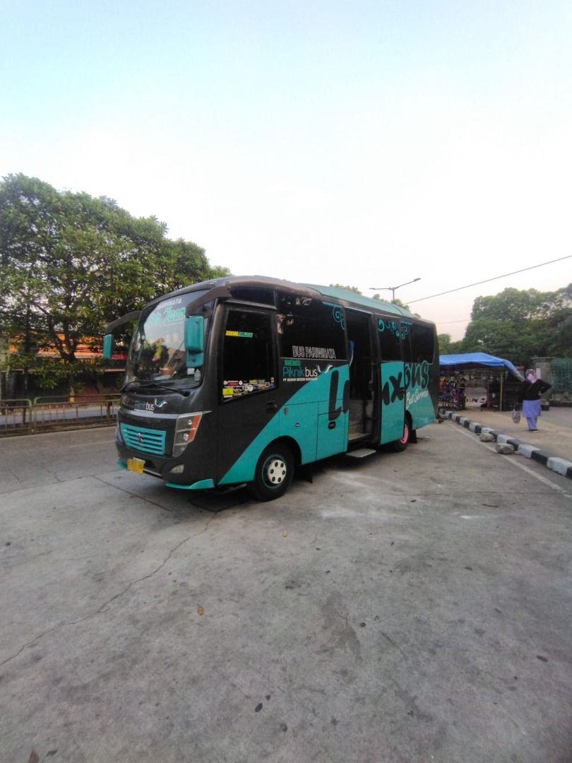 Jual Bus Pariwisata Medium Bekas: Investasi Cerdas atau Risiko Tersembunyi?