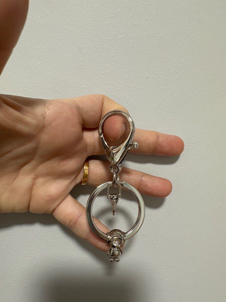 keychains (Category: Other Accessories) located in Singapore. Submitted by poohiscute (Listing ID 1256066495, Image 6). Description: .