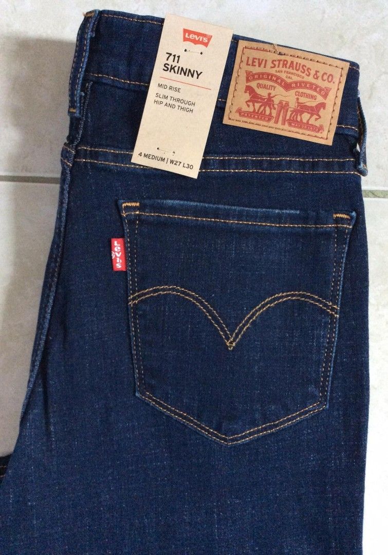 Levi's 711 skinny mid rise slim clearance through hip and thigh
