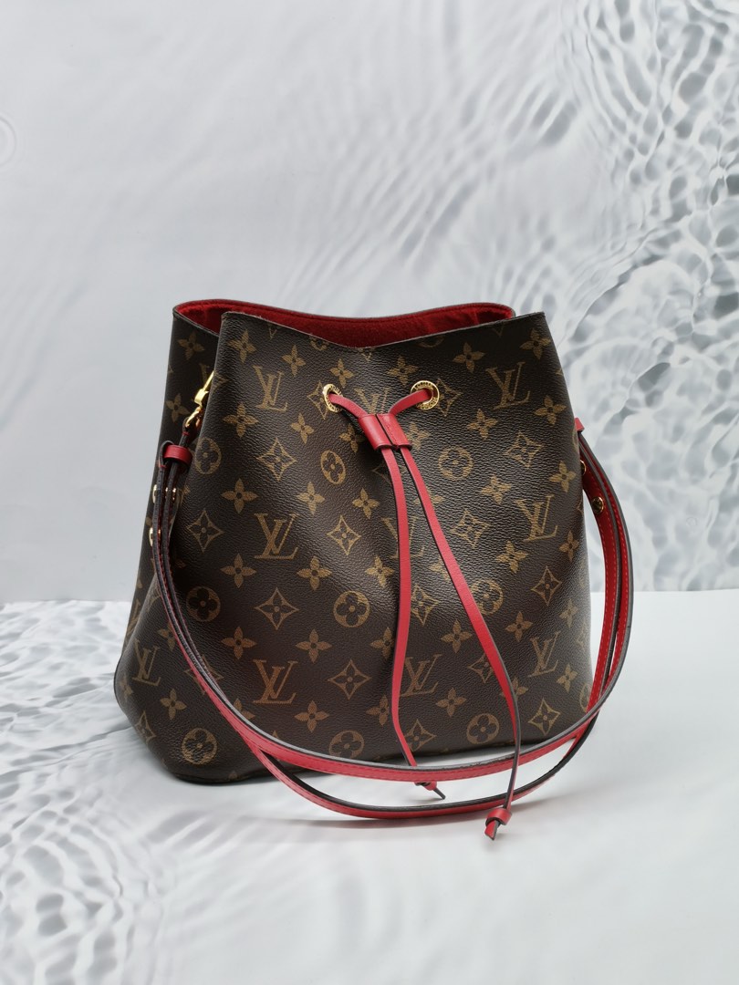 LOUIS VUITTON Neonoe Monogram Canvas Shoulder Bag Brown