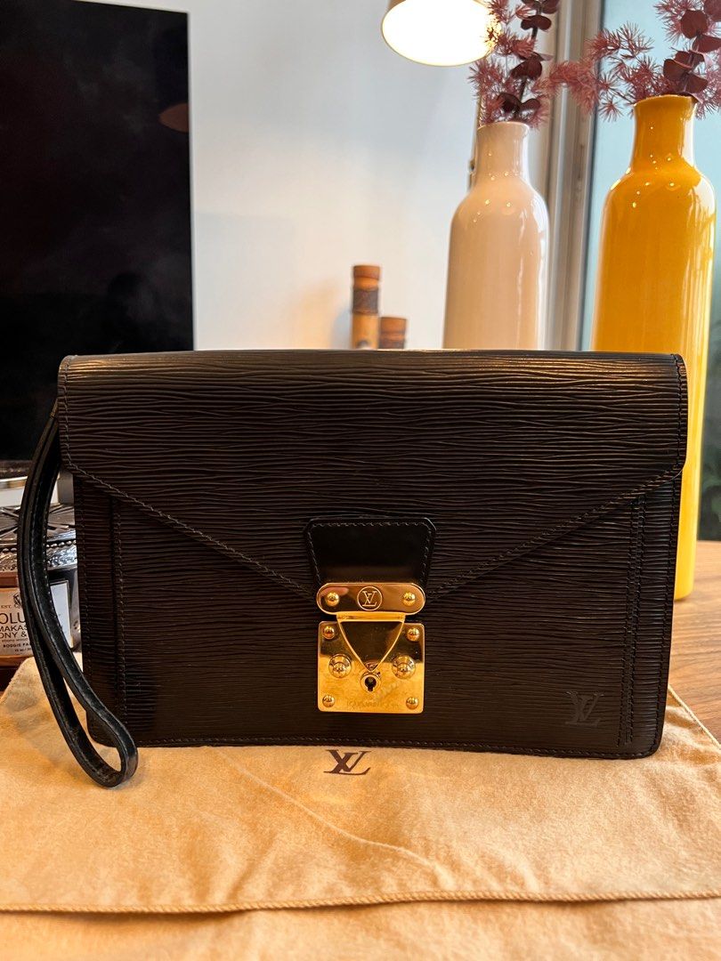 Authentic Louis Vuitton Black Epi Sellier Dragonne Clutch Bag, Luxury, Bags  & Wallets on Carousell