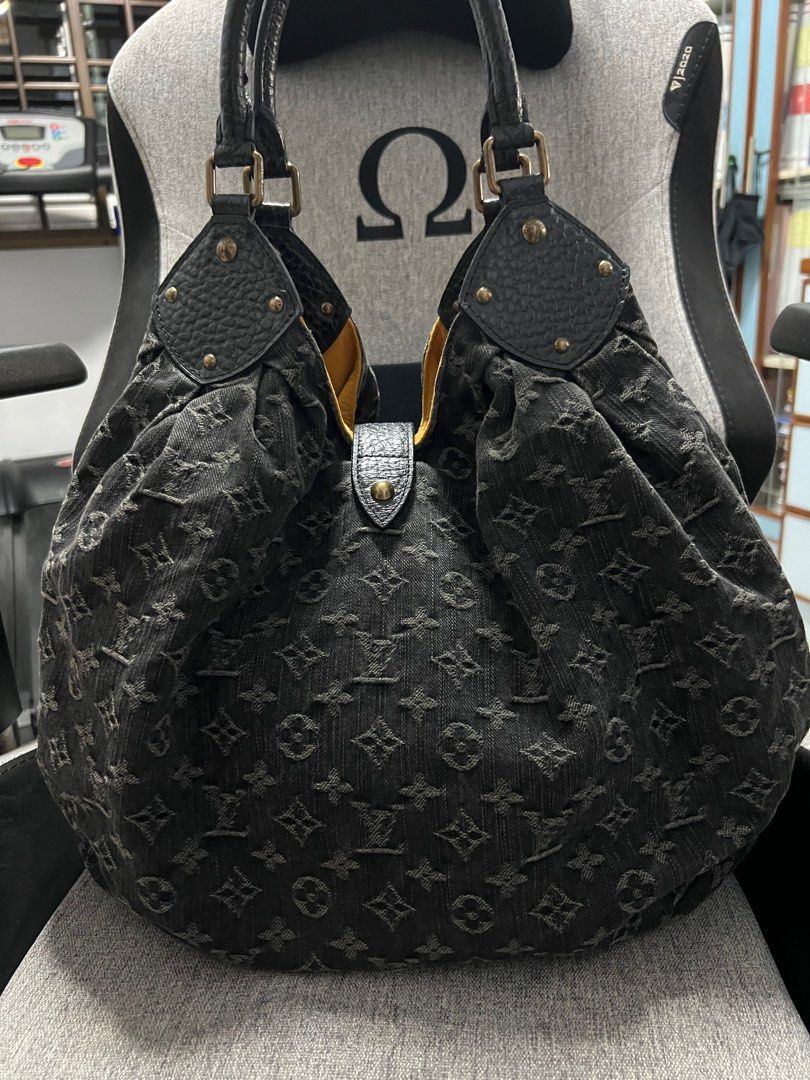 BANANANINA - Louis Vuitton Monogram Denim Mahina XL in