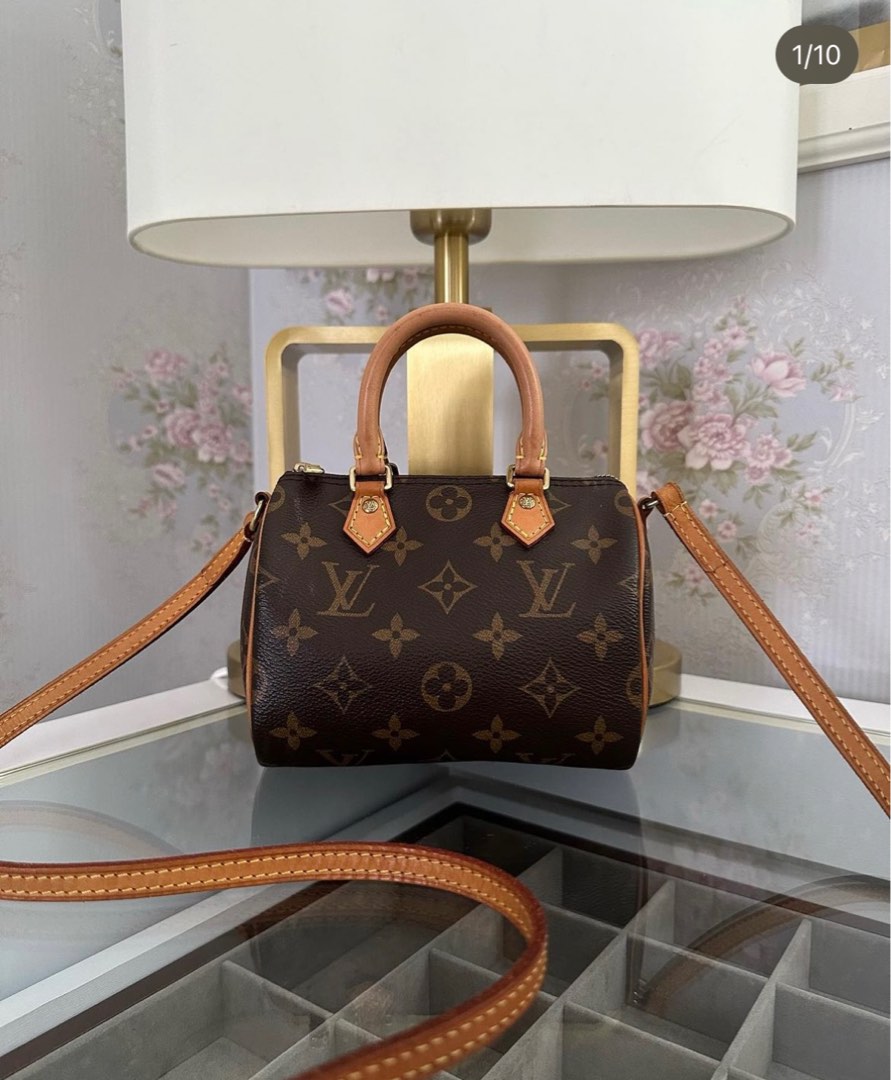 What's in my bag, Louis Vuitton Nano Speedy (Valentine's Day