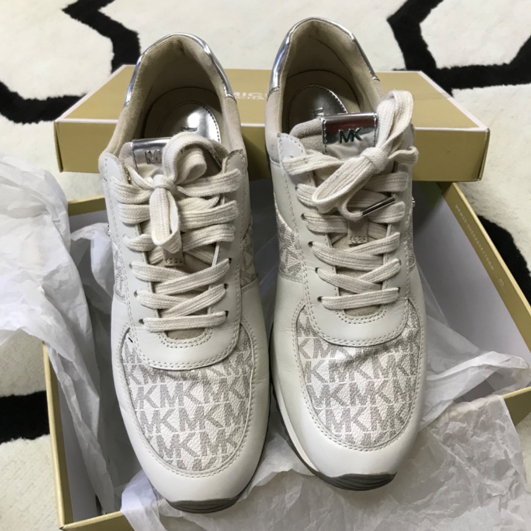 Allie wrap trainer michael michael kors best sale