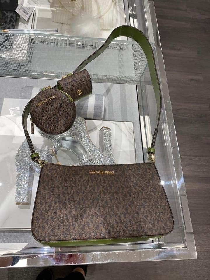 Michael Kors Multi-Pochette, Luxury, Bags & Wallets on Carousell