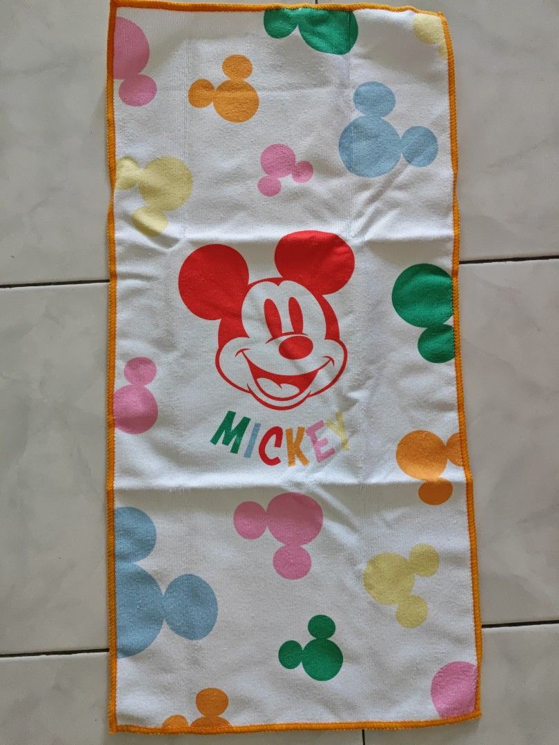 Mickey hand towel outlet