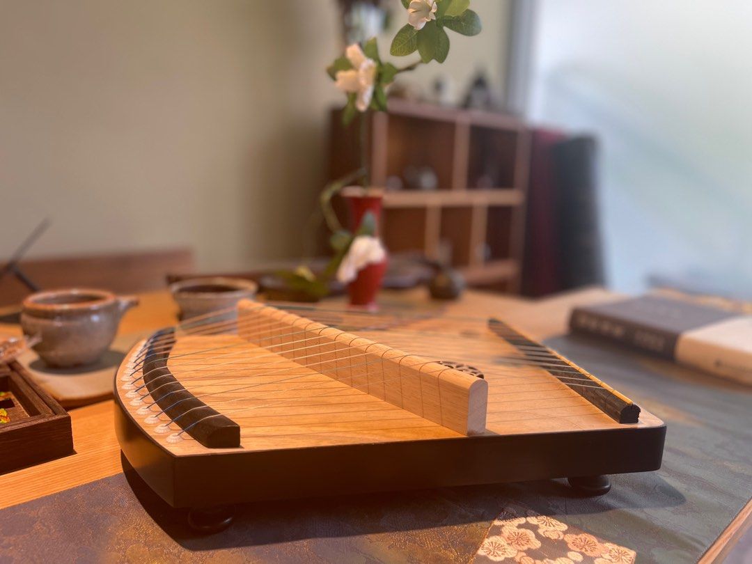 Mini Guzheng smart, Hobbies & Toys, Music & Media, Musical Instruments