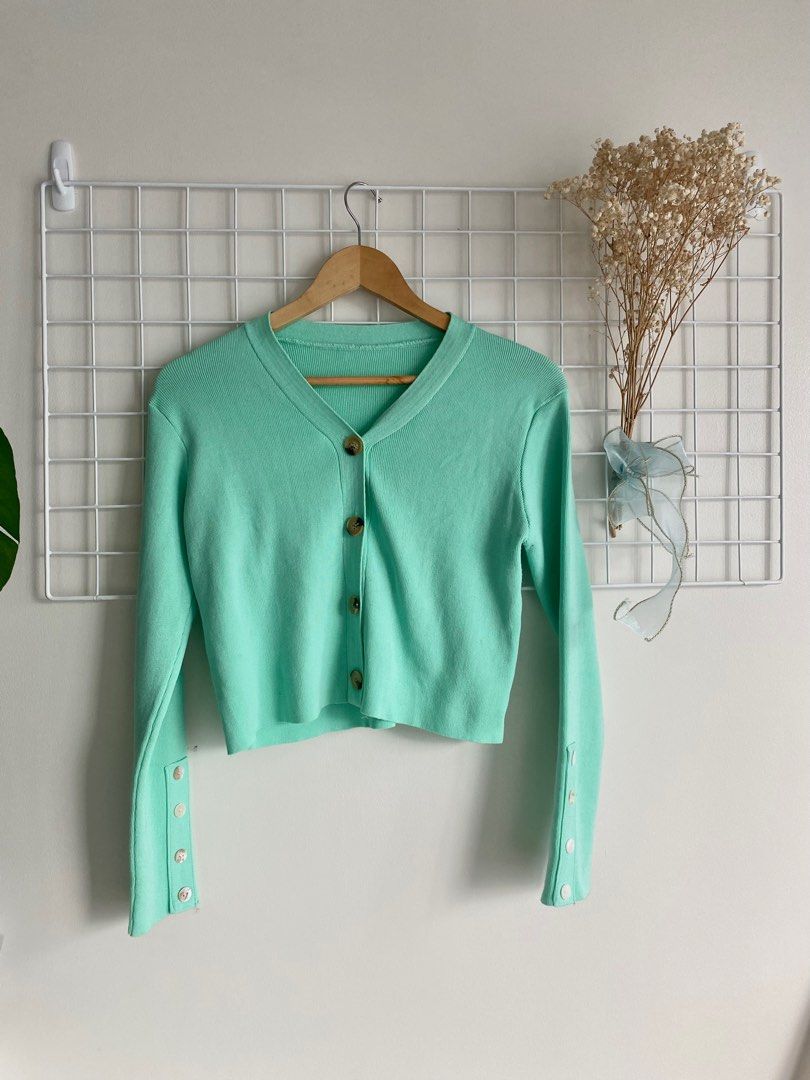 Mint green cardigan (Category: Coats, Jackets and Outerwear) located in Makati City. Submitted by ishspace (Listing ID 1255984265, Image 1). Description: .