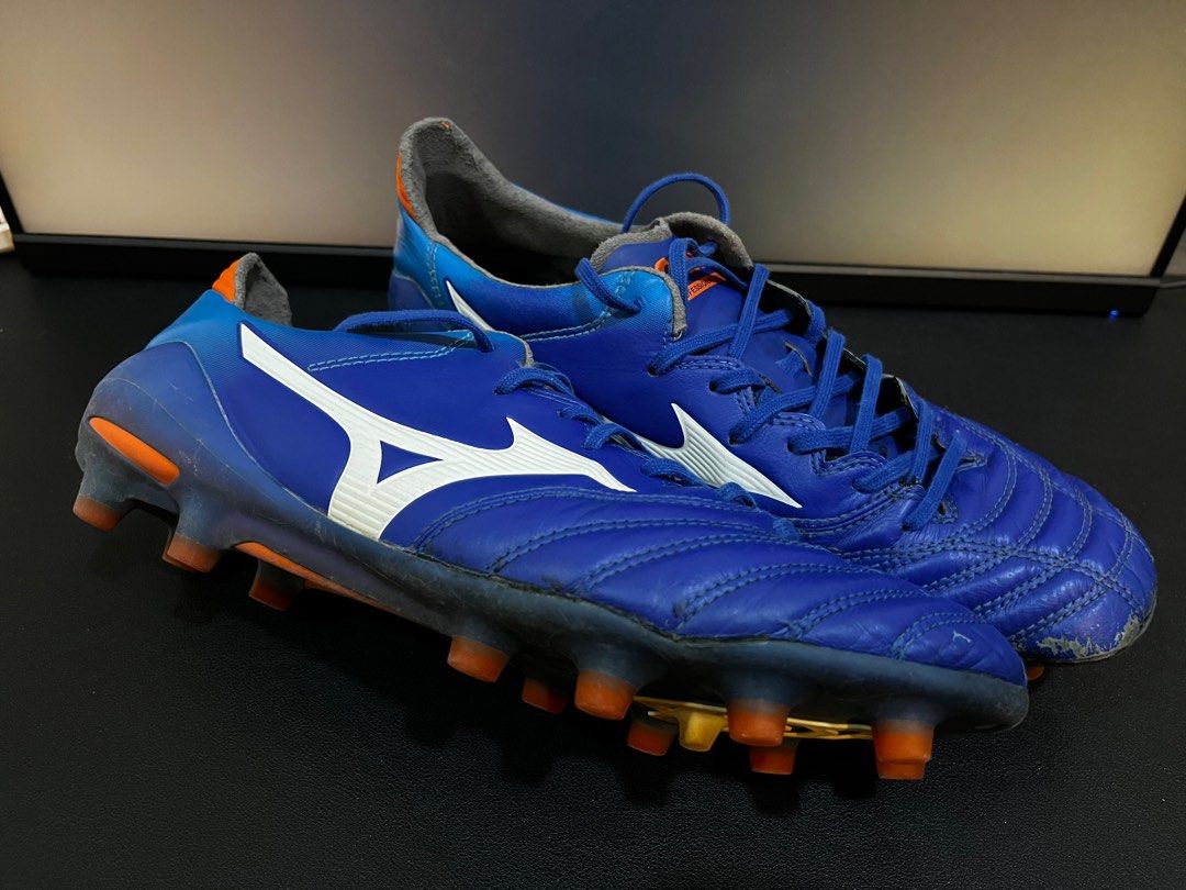 Mizuno morelia uk top