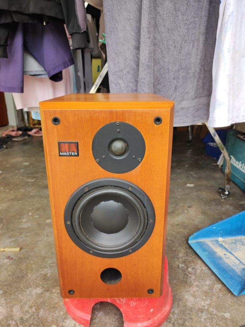 Monitor top one speakers