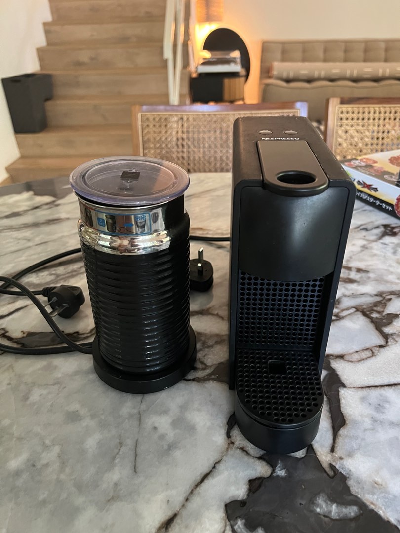 Nespresso coffee machine and milk foam, TV & Home Appliances, Kitchen
