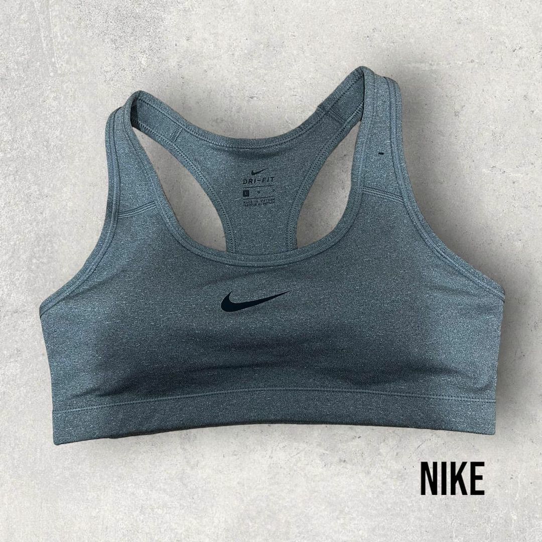 Nike sport bra size L, Olah Raga, Baju Olahraga di Carousell