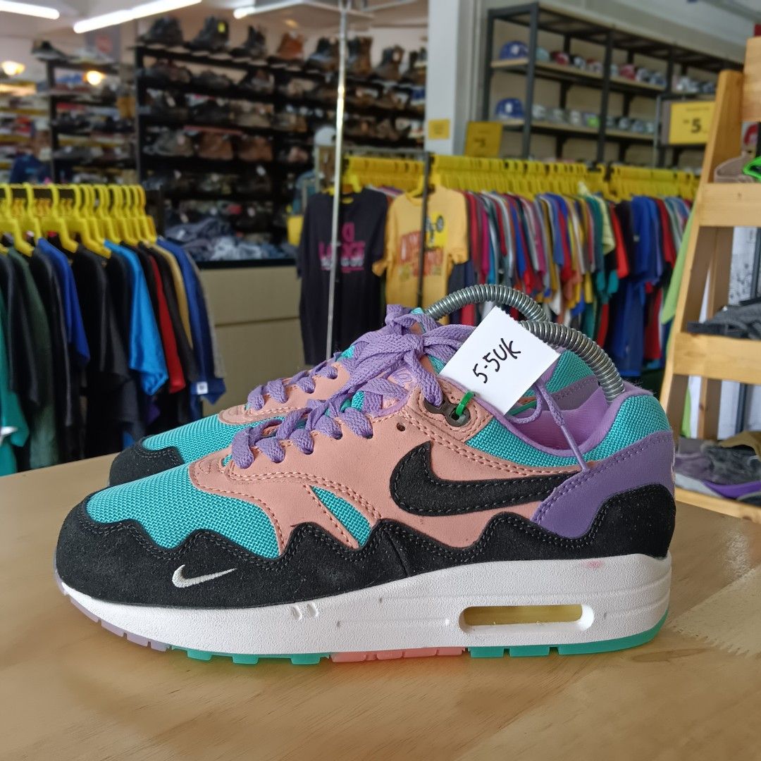 Have a nike day air max 1 womens 2025